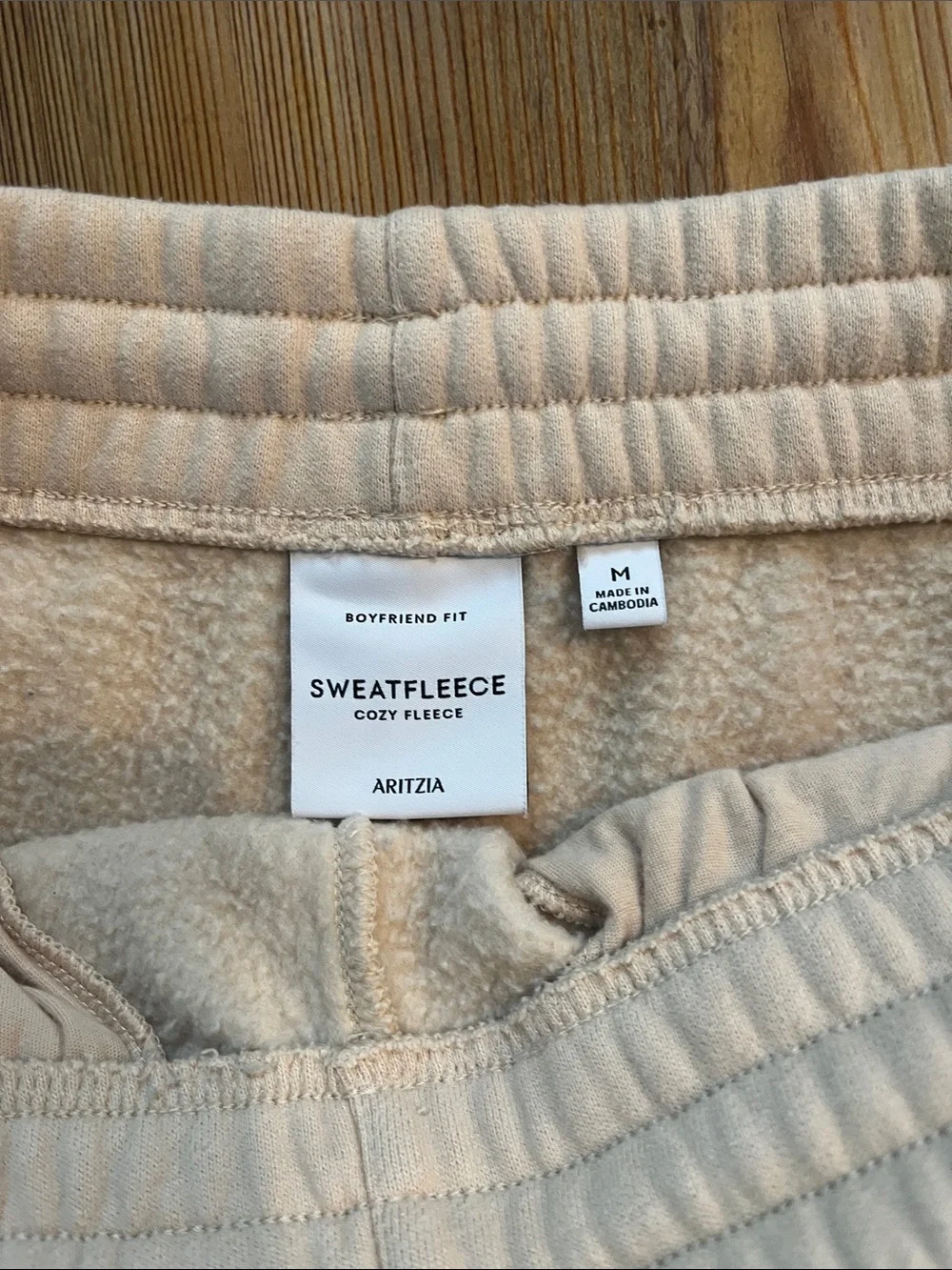 Aritzia Boyfriend Fit Cozy Fleece Shorts - Light Beige